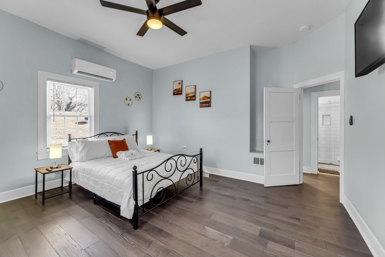 Bedroom 3, Modern Apartments near Downtown Greensboro, Guilford