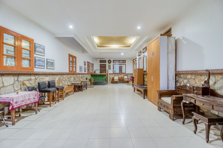 Food & Drinks, RedDoorz Plus near Lempuyangan Station 4, Yogyakarta