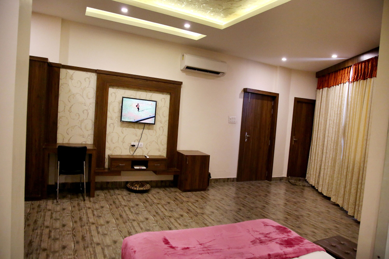 Bedroom 2, Hotel Khatana Palace, Kota