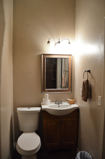 Bathroom 4, Holly Inn Suites, Prowers
