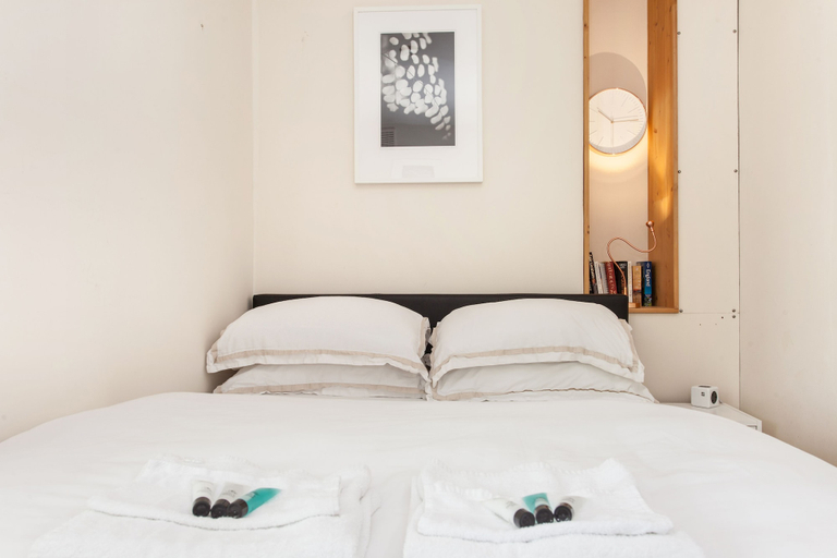 Bedroom 3, Regents Park & Euston 1 Bedroom Apartment, London