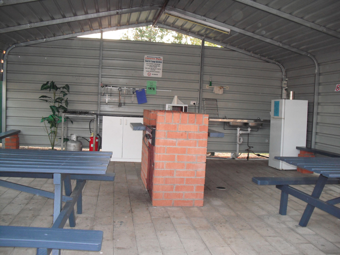Others 5, Homestead Caravan Park, Nanango