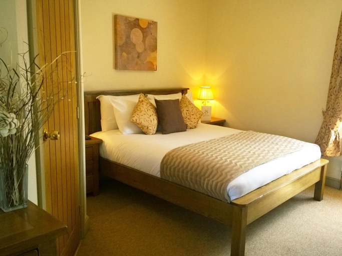 Bedroom 3, The Cross Keys Inn, Somerset