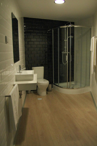 Bathroom 3, VilaPortuguesa, Vila Velha de Ródão