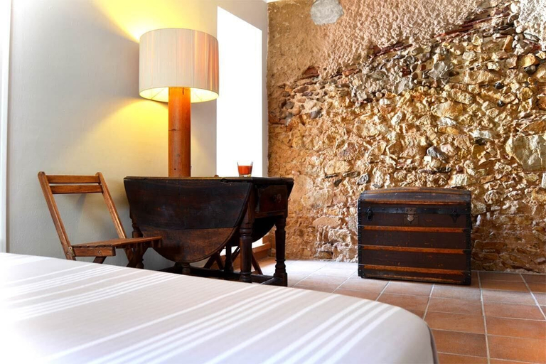 Bedroom 3, Marakasa B&B, Girona