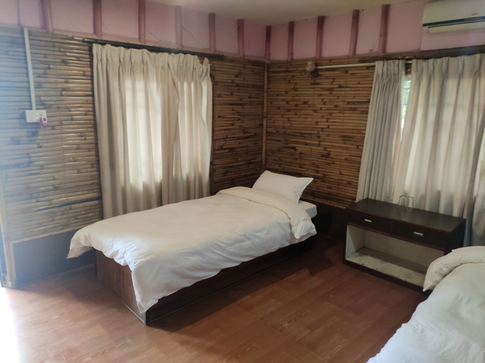 Bedroom 2, Hotel Tress House, Narayani