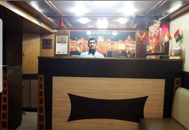 Others, Hotel Diamond, Mumbai Suburban