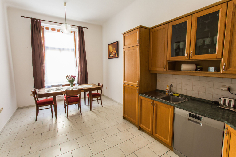 Others 4, Central Retro Apartment, Praha 5