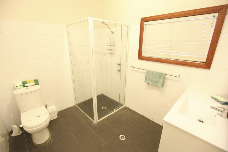 Bathroom, Macquarie Cottage, Dubbo - Pt A