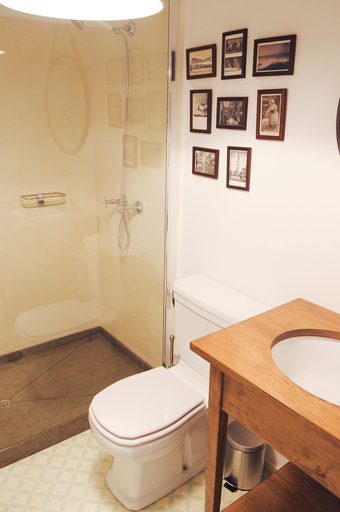 Bathroom 4, Mo House, Porto