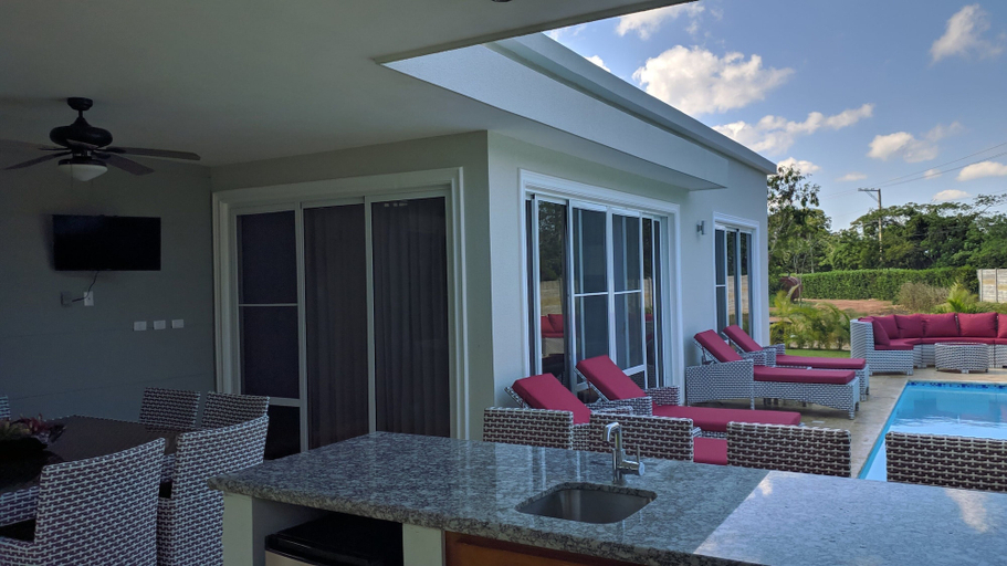 Others 5, Modern & Private Tropical Villa in Gated Community Minutes From the Beach, Sosua