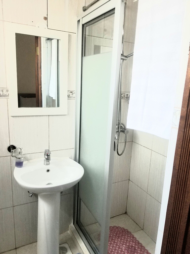Bathroom 4, Mani's Home Away From Home, Dagoretti North