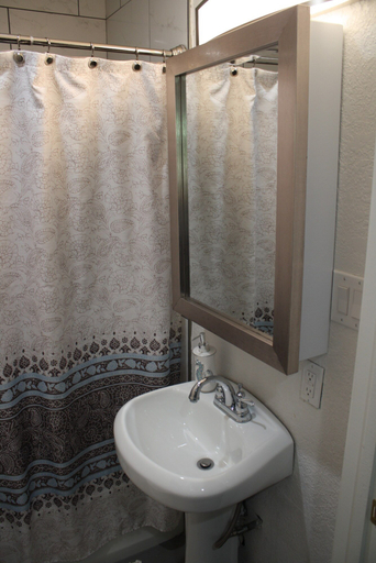 Bathroom, La Casita 5 minutes to DowntownRiver SA, Bexar