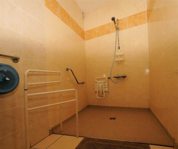 Bathroom 5, Hotel Restaurant Maurice, Indre