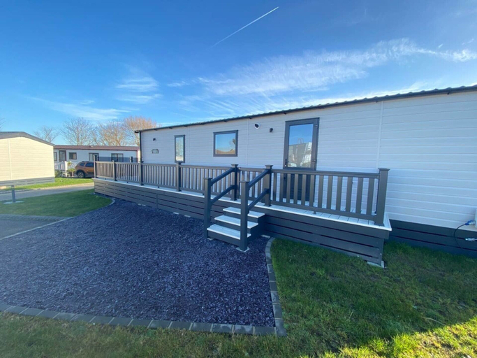 Exterior & Views, Stunning 2-bed Holiday Lodge Nr Padstow, Cornwall