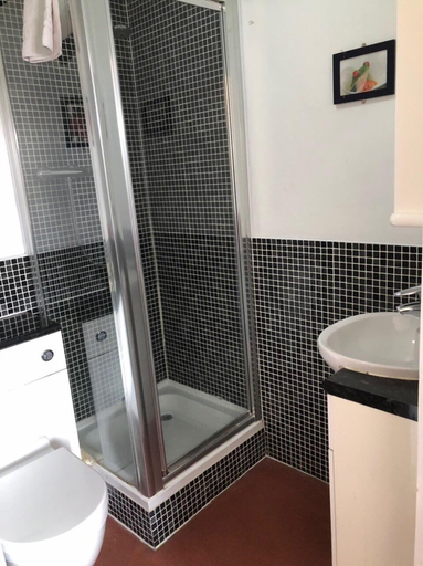 Bathroom 5, The Woolaston Inn, Gloucestershire