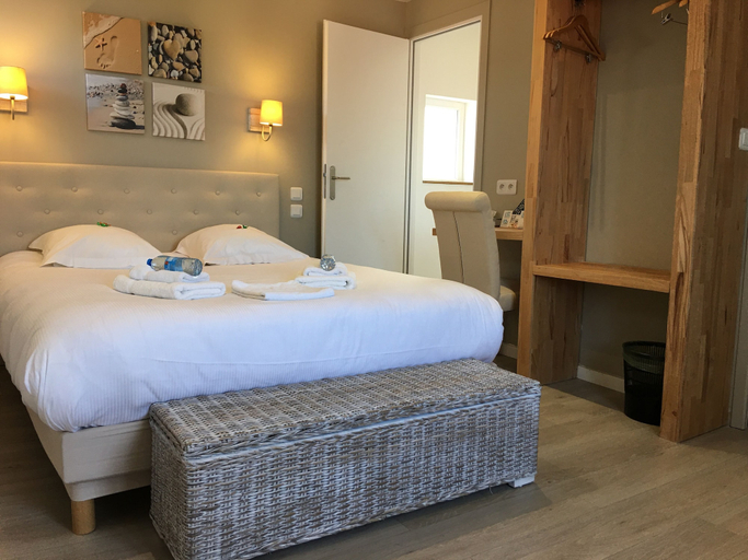 Bedroom 4, Hôtel les Sables d'Or, Pas-de-Calais