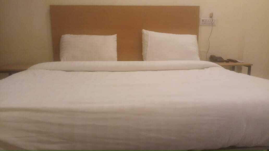 Bedroom 5, ADB Rooms Days Inn, Delhi