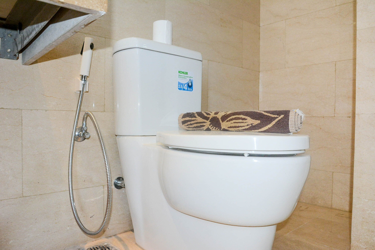 Bathroom 4, Great Location Studio at Menteng Park Apartment, Jakarta Pusat