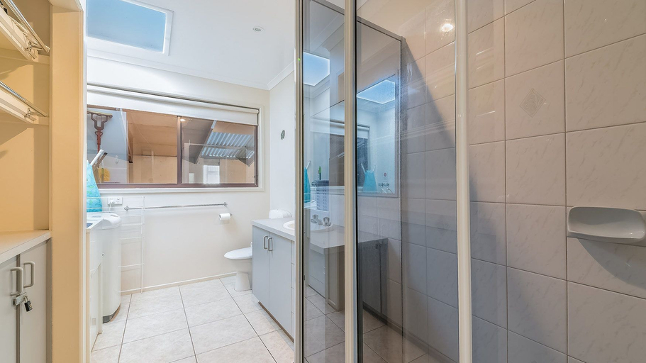 Bathroom, Family Home on 14 Lansell in Cowes, Bass Coast - Phillip Is.