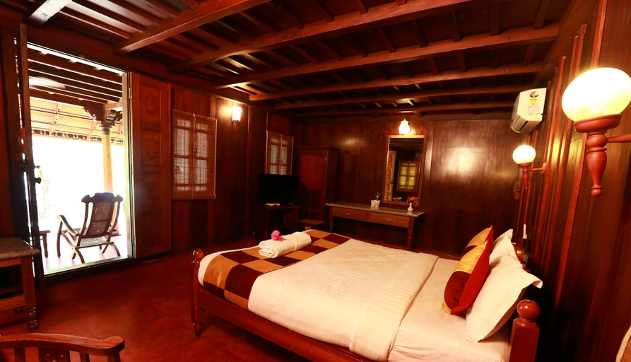 Bedroom 2, Kondai Lip Backwater Heritage Resort, Alappuzha