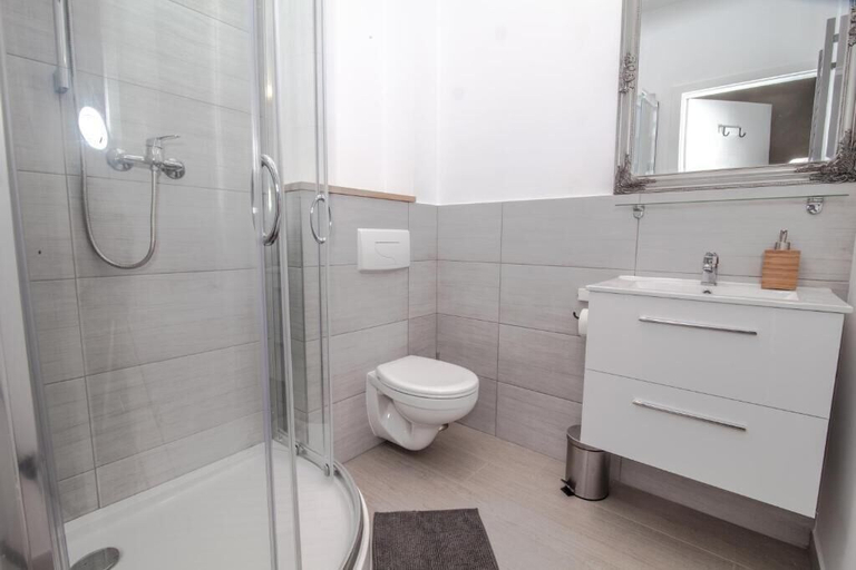 Bathroom 4, Black Swan House, Gdańsk City