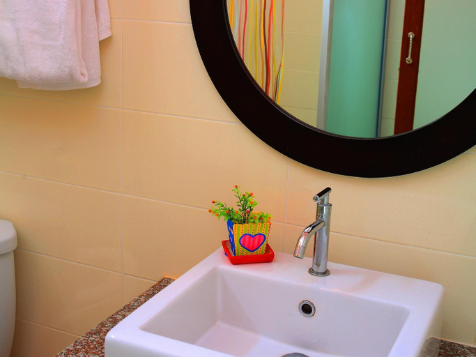 Bathroom 4, The Victory Hotel, Mae Sai
