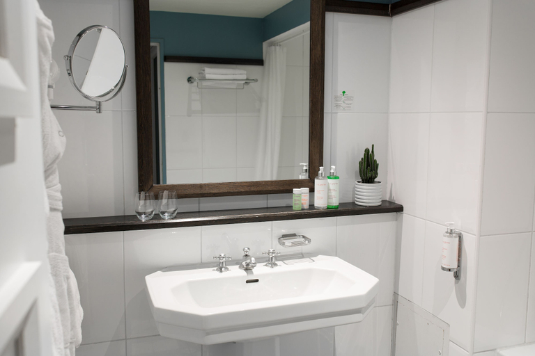 Bathroom 5, Grand Tonic Hotel & SPA NUXE, Pyrénées-Atlantiques