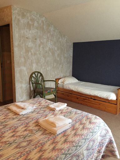Bedroom 4, Hôtel le Bout du Monde, Cantal