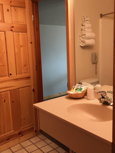 Bathroom 5, Mountain Lake Lodge, Lake