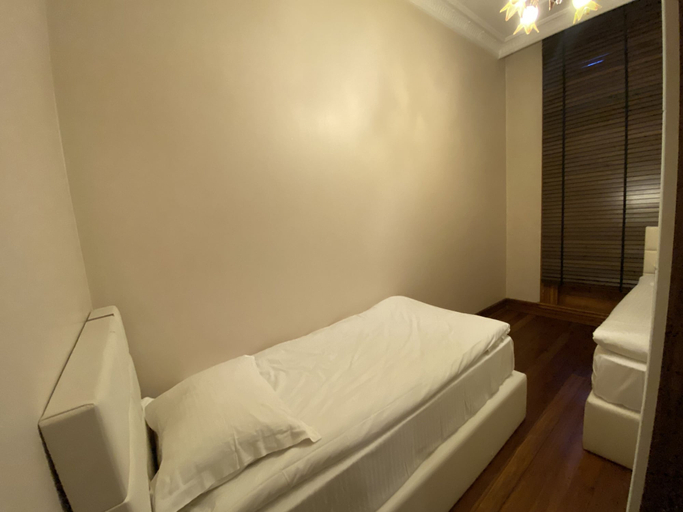 Others 5, Aslan Residence, Beyoğlu