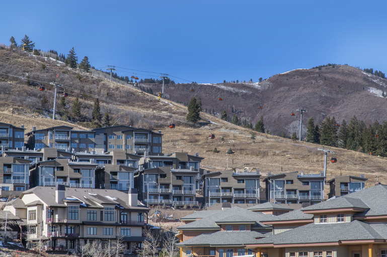 Exterior & Views 2, White Pines 1-BD Penthouse at Westgate - Tycoon, Summit