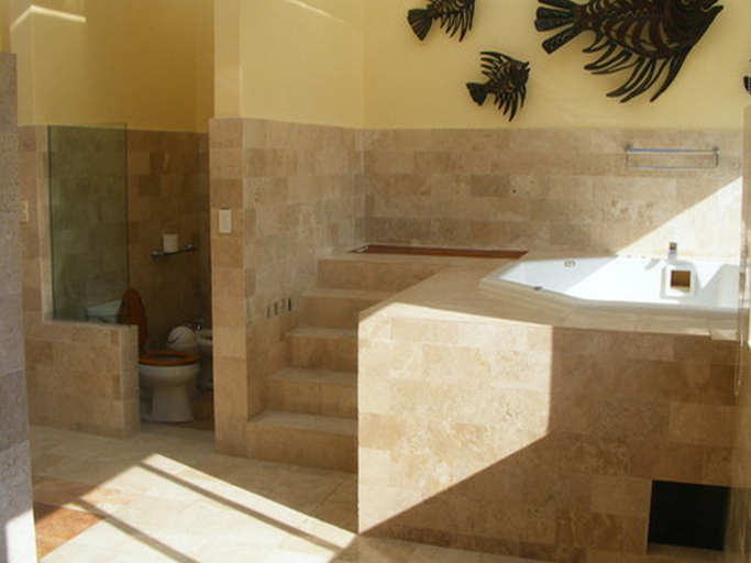 Bathroom 4, LA Peninsula, Acapulco de Juárez