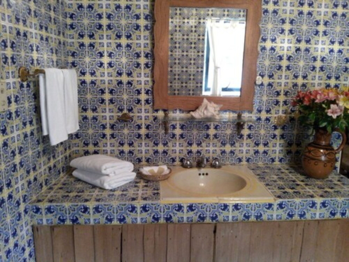 Bathroom 4, Hotel La Casona Breakfast & Wellness Center, Valle de Bravo