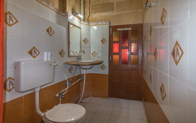 Bathroom 3, Hotel Oasis Haveli - Hostel, Jaisalmer