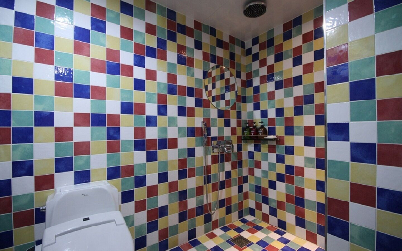Bathroom 4, 7 Motel, Gimhae