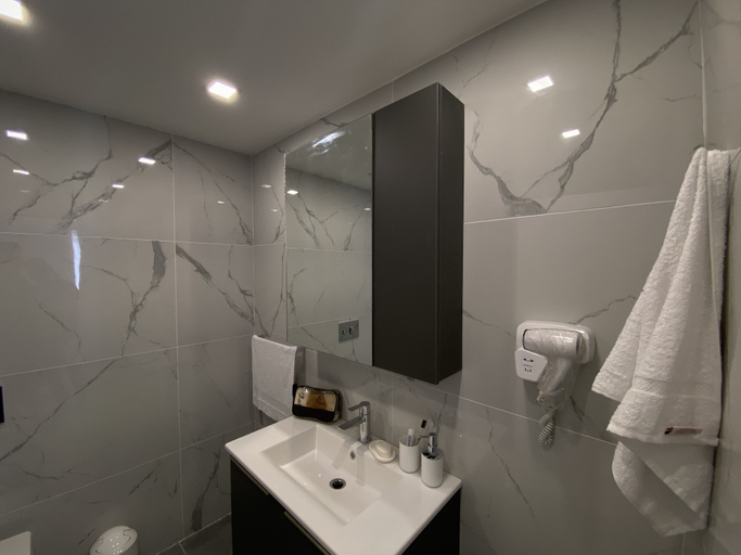 Bathroom 4, Courtyard Long beach Holiday Resort