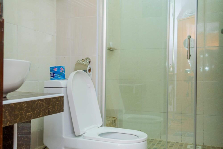 Bathroom 4, Anka Resort, Kieni
