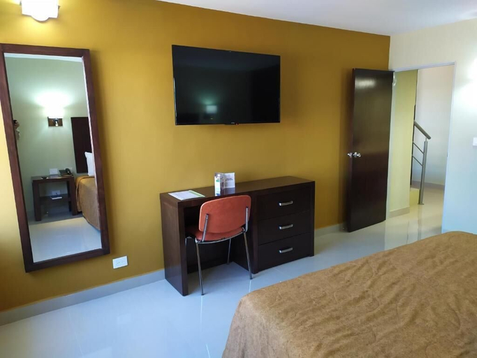 Bedroom 2, El Camino Hotel & Suites, Caborca