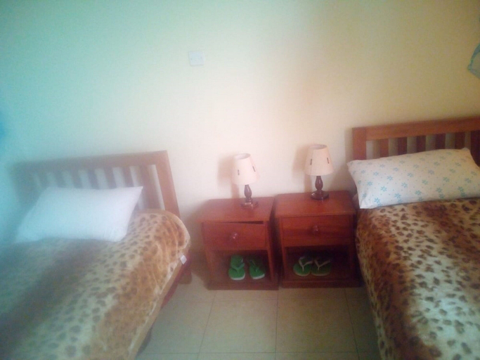Bedroom 2, The Trade Centre Guest House, Mathira
