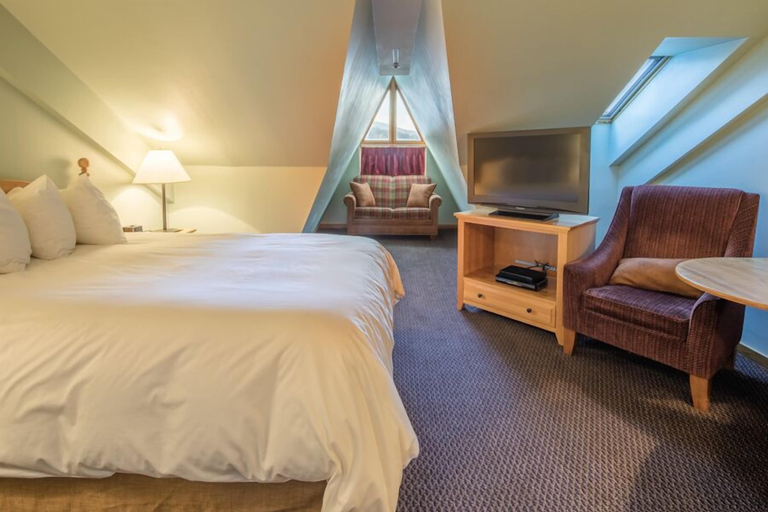 Bedroom 3, Sugarloaf Mountain Hotel, Franklin