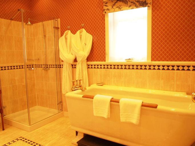 Bathroom 4, Knockinaam Lodge, Dumfries and Galloway