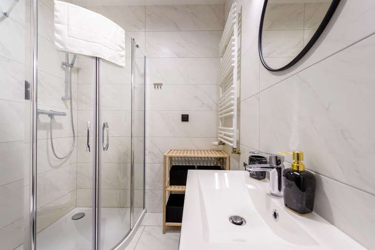 Bathroom 3, Izerska Przygoda - Apartamenty 5d, Lubań