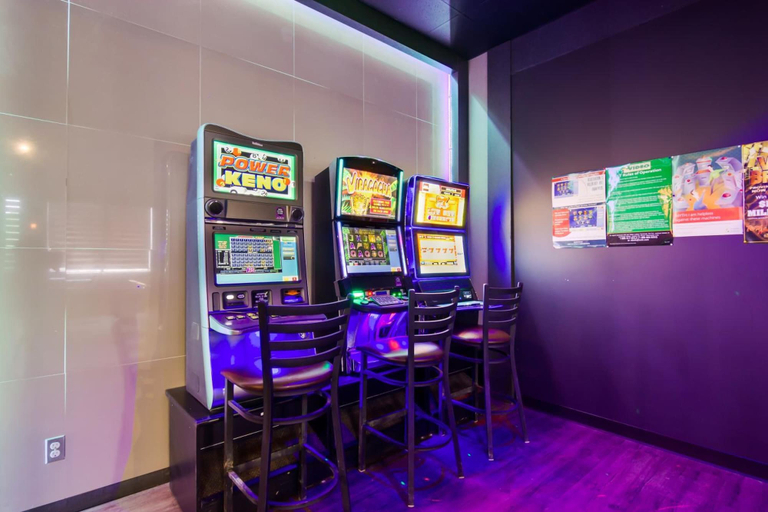 Food & Drinks 5, Motel 6 Kerrobert, SK, Division No. 13