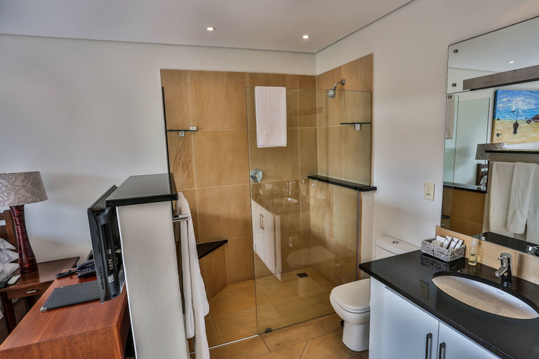 Bathroom 5, Canelands Beach Club, iLembe