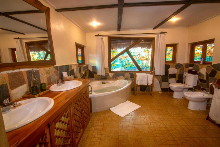 Bathroom 4, Chui Lodge, Naivasha
