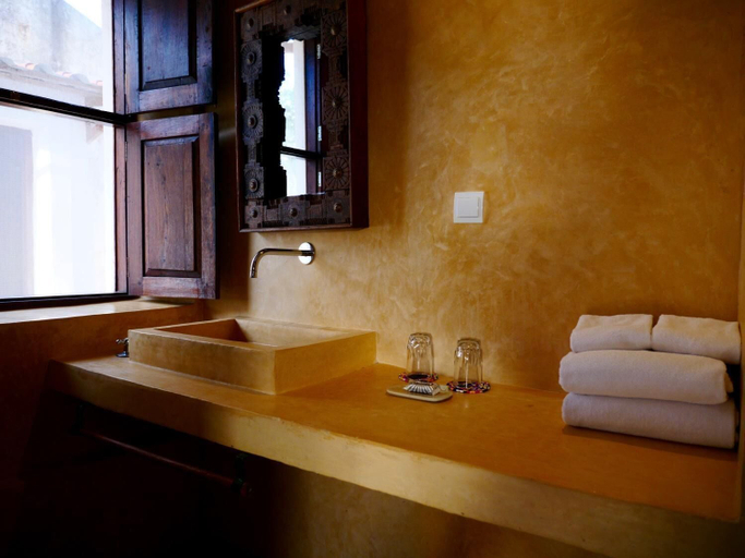 Bathroom 4, Ulani Lodge, Macomia