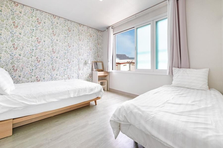 Bedroom 3, Jeju Stay Dalggum Pension, Jeju