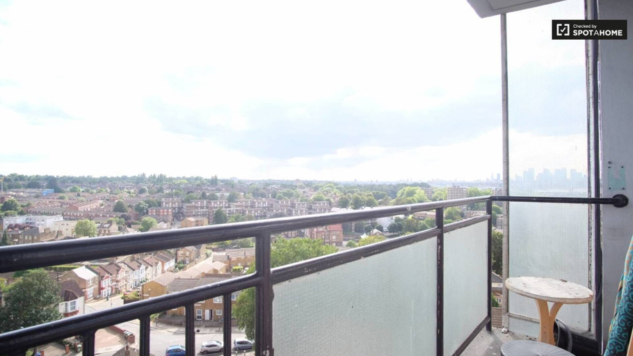 Others 5, 2-bed Apartment in London Woolwich, London