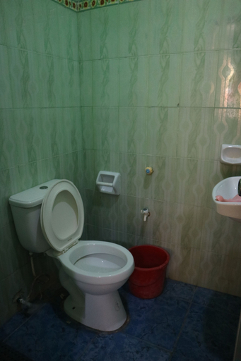 Bathroom 4, Miles Pension House, Tagbilaran City